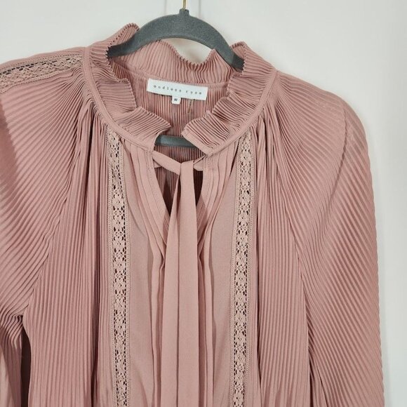Endless Rose‎ Plisse Tie Neck Blouse in Blush - Size medium - Picture 2 of 6